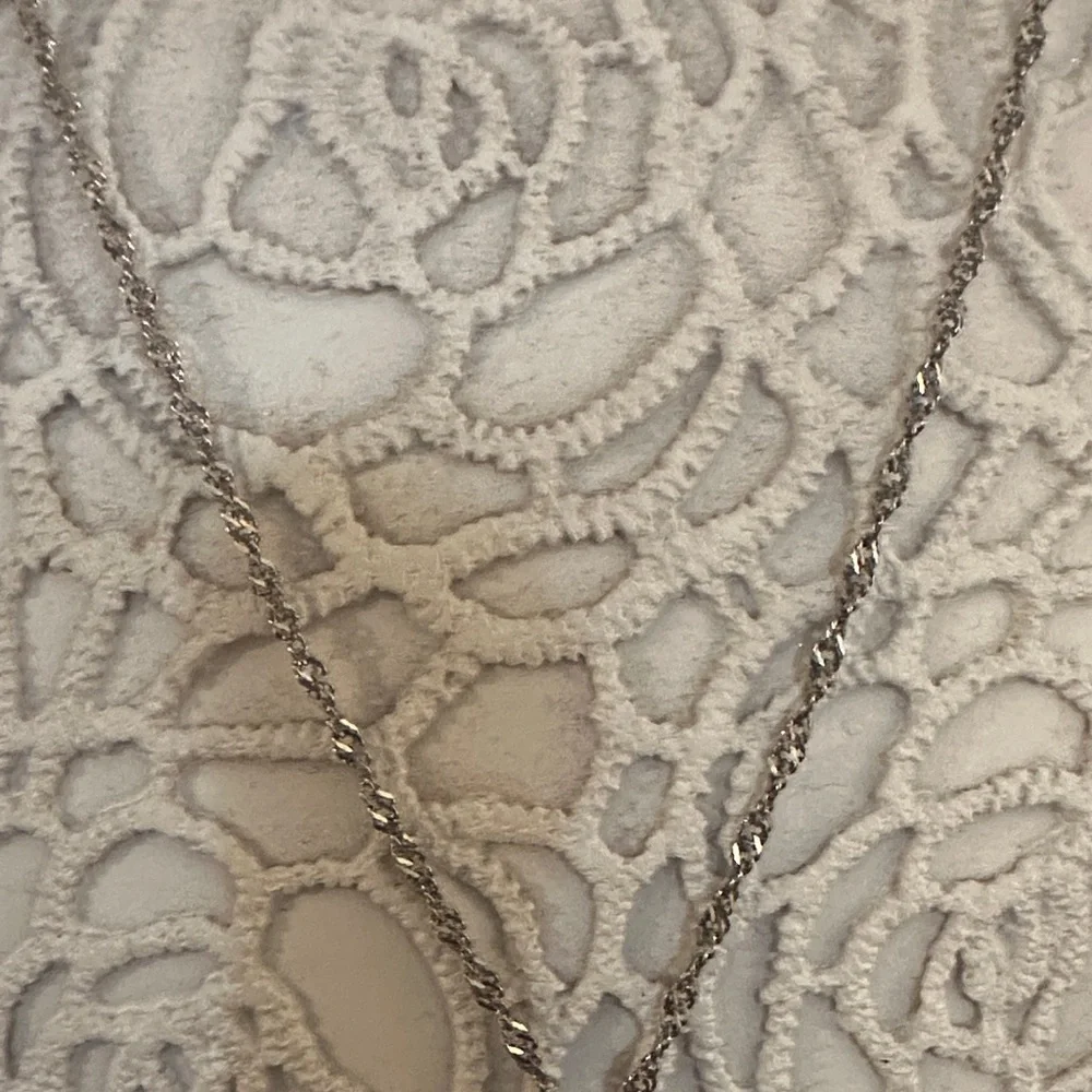 Elegant Silver Pendant Necklace
